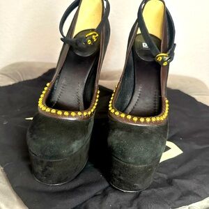 Dolce & Gabbana platform ankle strap pumps, size 39